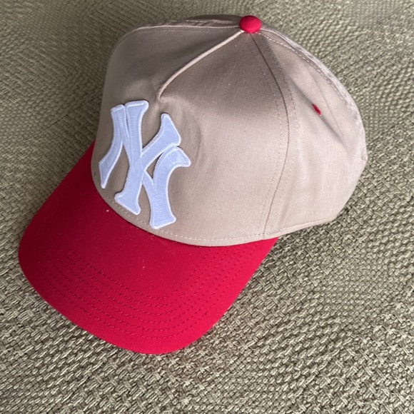 $pecials Big New Yorker Cap - Picture 3 of 6